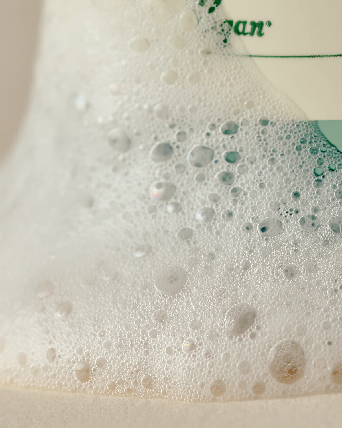 Quinoa_One_Step_Balanced_Gel_Cleanser_Texture