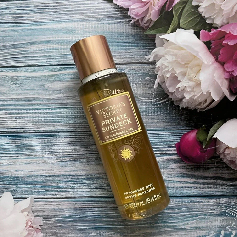 victoria-s-secret-private-sundeck-fragrance-mist-250ml-2_f435eced-60ec-4fc7-84ef-dedba09334f4